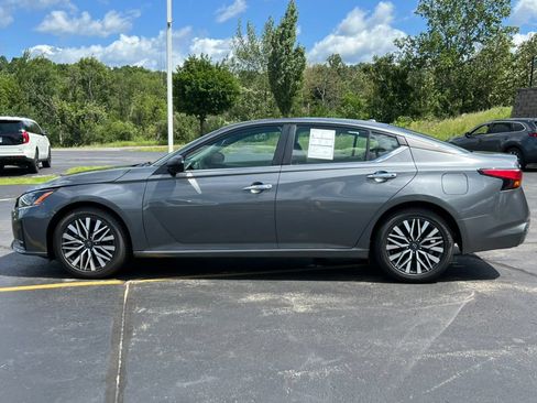 Used 2024 Nissan Altima 2.5 SV FWD image 36
