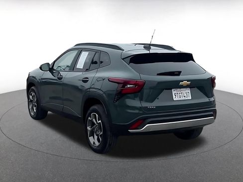 Used 2025 Chevrolet Trax LT image 11