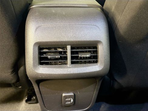 Used 2023 Chevrolet Equinox LS AWD/4WD image 23