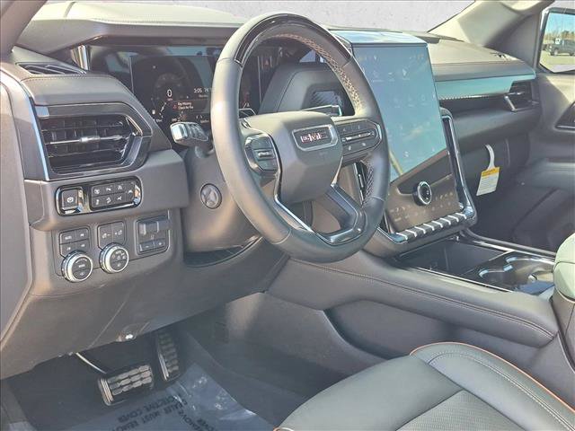 Used 2025 GMC Yukon AT4 w/ AT4 Premium Plus Package AWD/4WD image 9