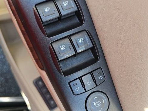 Used 2018 GMC Yukon Denali w/ Denali Ultimate Package image 37