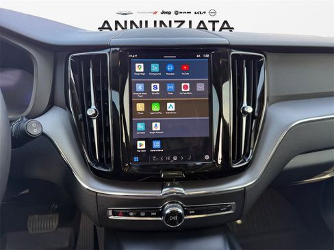 Used 2024 Volvo XC60 B5 Core w/ Protection Package Premier image 13