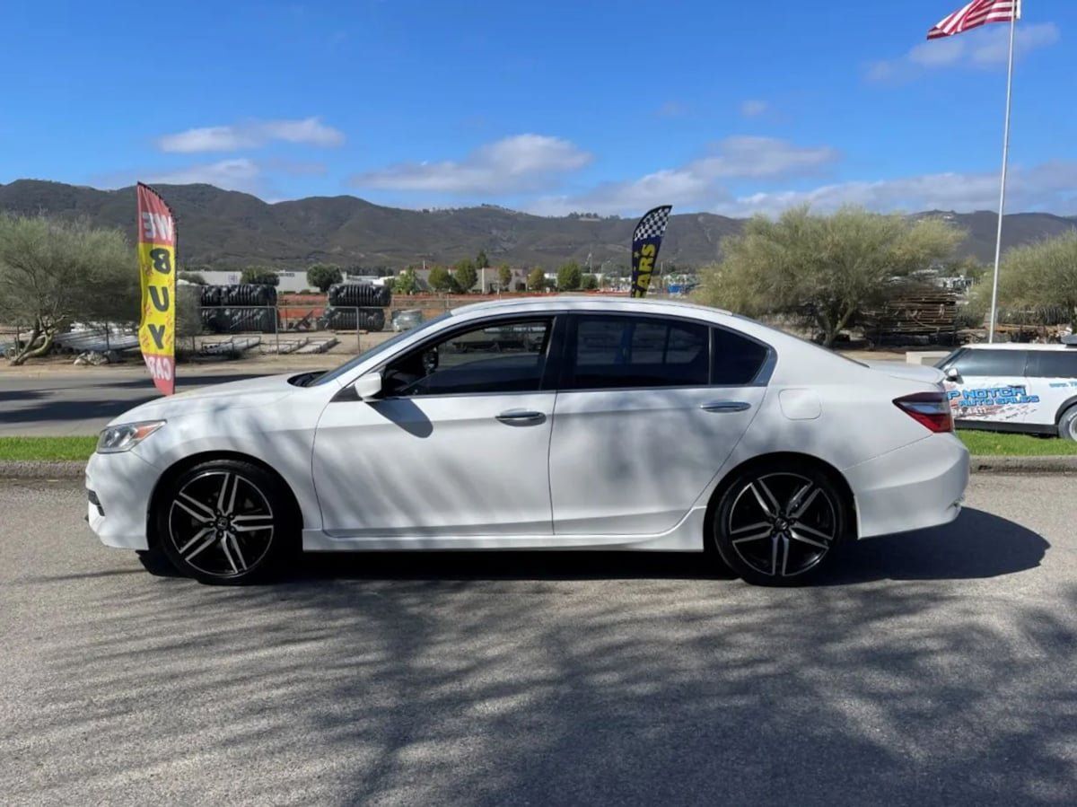 Used 2017 Honda Accord Sport image 8