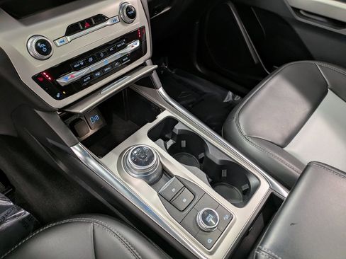 Certified 2022 Ford Explorer XLT w/ Equipment Group 202A image 13