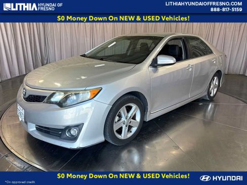 Used 2013 Toyota Camry SE FWD image 1