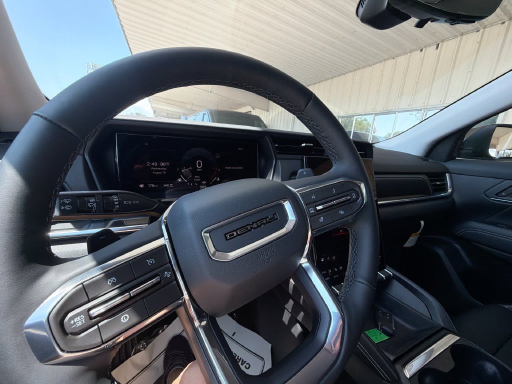 New 2026 GMC Terrain Denali w/ LPO, Black Badging Package AWD/4WD image 17