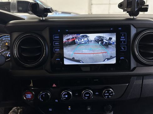 Used 2016 Toyota Tacoma TRD Off-Road w/ Towing Package image 24