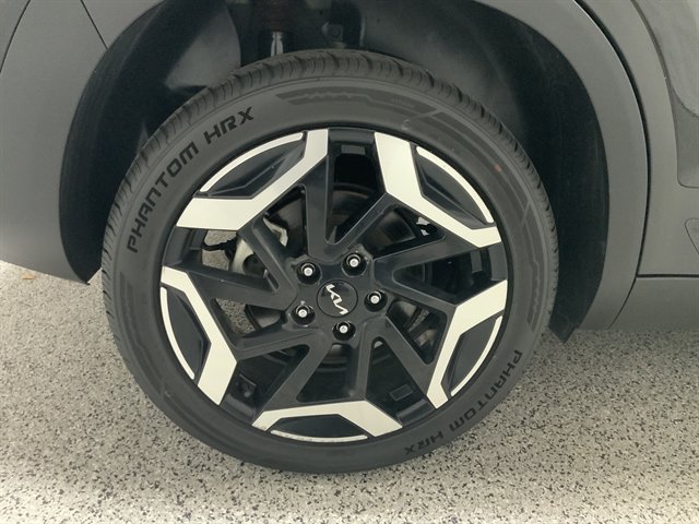 Used 2024 Kia Seltos SX w/ SX Sunroof Package AWD/4WD image 13
