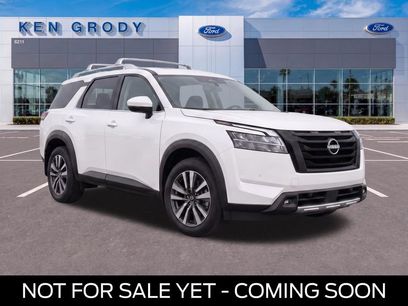 Used 2023 Nissan Pathfinder SL w/ Lighting Package (N92)