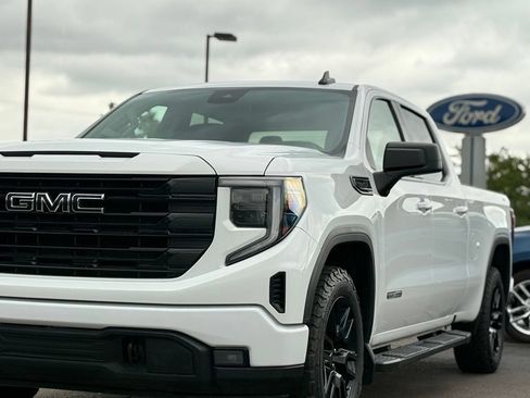 Used 2023 GMC Sierra 1500 Elevation w/ LPO, Elevation Black Package AWD/4WD image 40