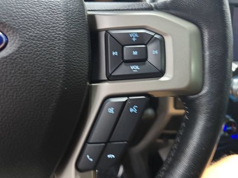Used 2019 Ford F150 Lariat w/ Equipment Group 502A Luxury AWD/4WD image 18