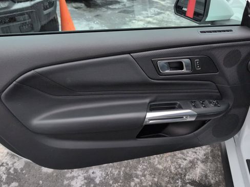 Used 2025 Ford Mustang Premium image 11