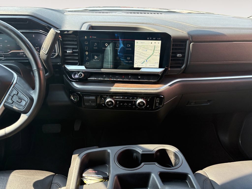 Used 2025 GMC Sierra 1500 SLT AWD/4WD image 11