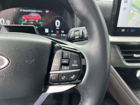 Used 2025 Ford Explorer Platinum w/ LUX Leather Package image 18