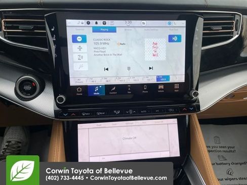 Used 2023 Jeep Grand Wagoneer L Series III w/ Rear Seat Video Group 1 image 18