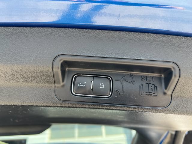 Used 2023 Ford Explorer XLT w/ Equipment Group 202A AWD/4WD image 28