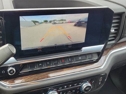 Used 2024 GMC Sierra 1500 Elevation image 9