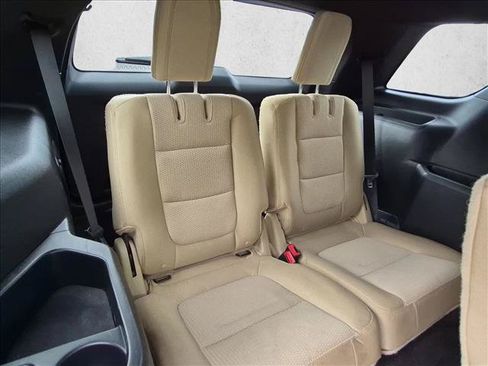 Used 2016 Ford Explorer XLT AWD/4WD image 18