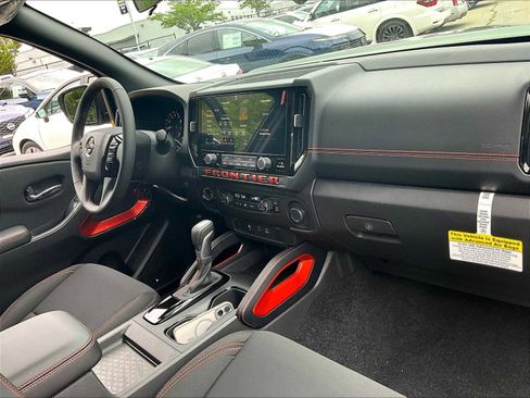 New 2025 Nissan Frontier PRO-4X image 9