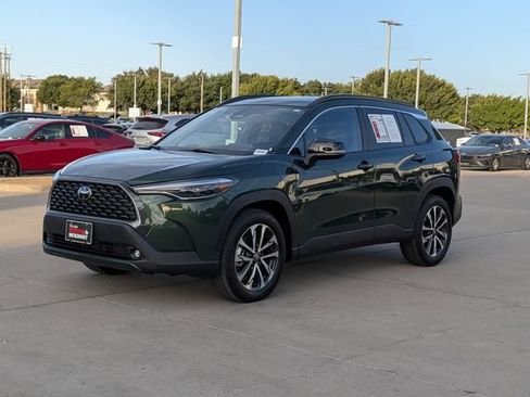 Certified 2025 Toyota Corolla Cross XLE w/ Convenience Package FWD image 10