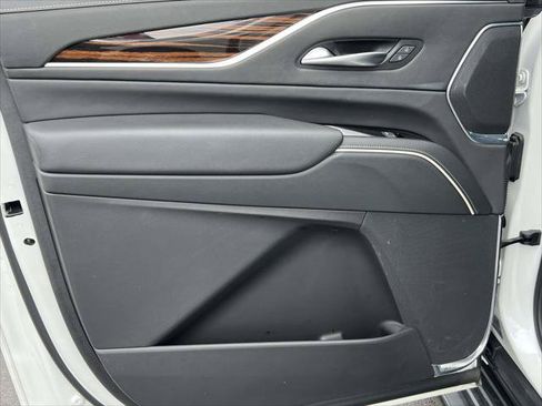Used 2023 Cadillac Escalade ESV Premium Luxury AWD/4WD image 10
