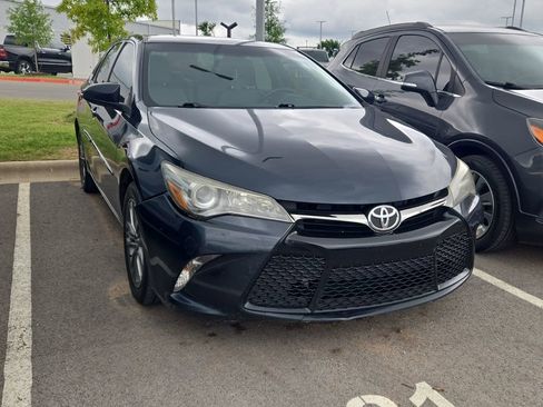 Used 2017 Toyota Camry SE FWD image 4