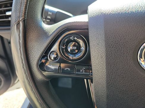 Used 2020 Toyota Prius LE w/ Carpet Mat Package image 19