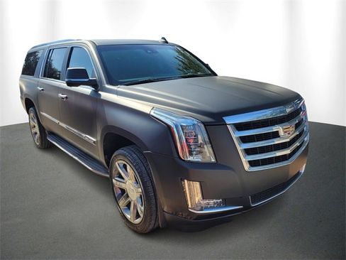 Used 2016 Cadillac Escalade ESV Luxury image 1