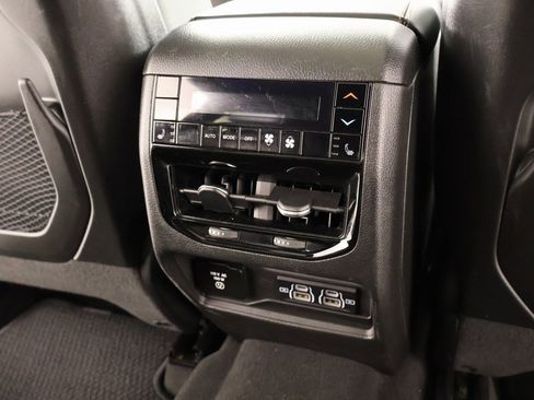 Used 2023 Jeep Grand Cherokee L Summit w/ Luxury Tech Group V image 17