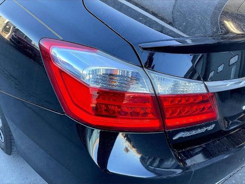 Used 2015 Honda Accord Touring image 29