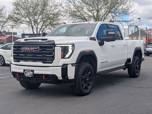 Used 2025 GMC Sierra 3500 AT4 w/ AT4 Premium Plus Package image 9