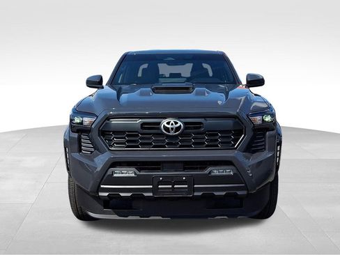 Used 2024 Toyota Tacoma TRD Sport AWD/4WD image 2
