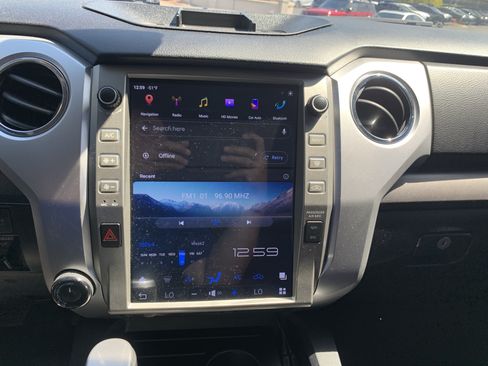 Used 2018 Toyota Tundra SR5 w/ SR5 Upgrade Package AWD/4WD image 24