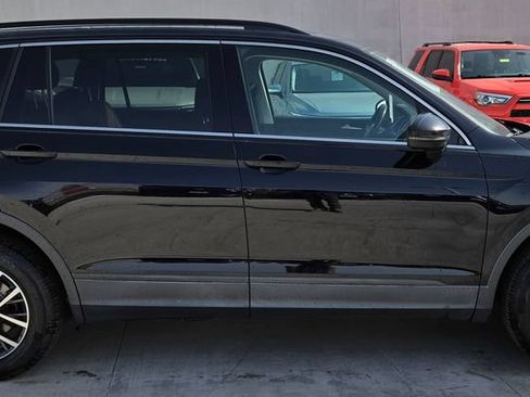 Used 2019 Volkswagen Tiguan SE FWD image 5