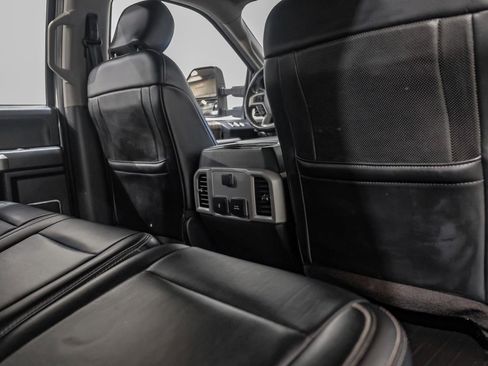 Used 2019 Ford F250 Lariat image 36