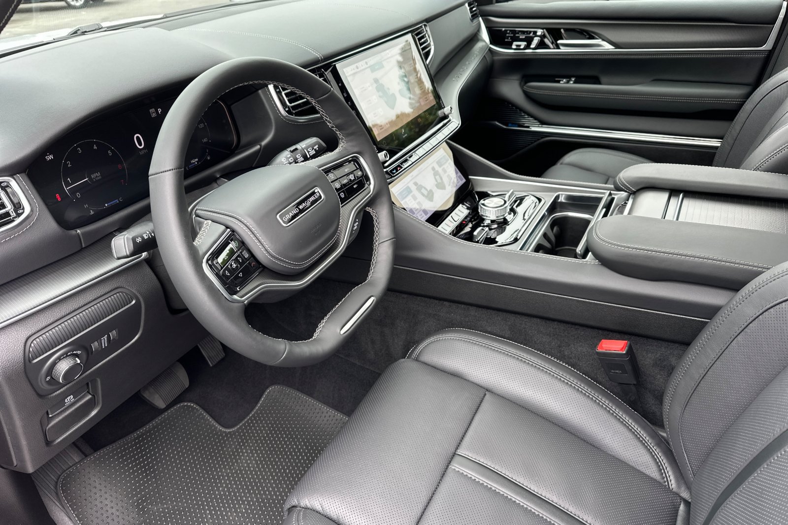 New 2026 Jeep Grand Wagoneer L Summit w/ 8-Passenger Seating Package AWD/4WD image 10