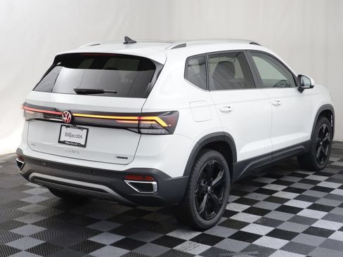 Used 2025 Volkswagen Taos SEL w/ Black Wheel Plus Package AWD/4WD image 19