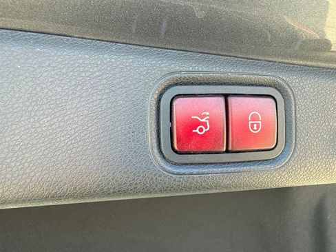 Used 2017 Mercedes-Benz E 300 4MATIC image 10