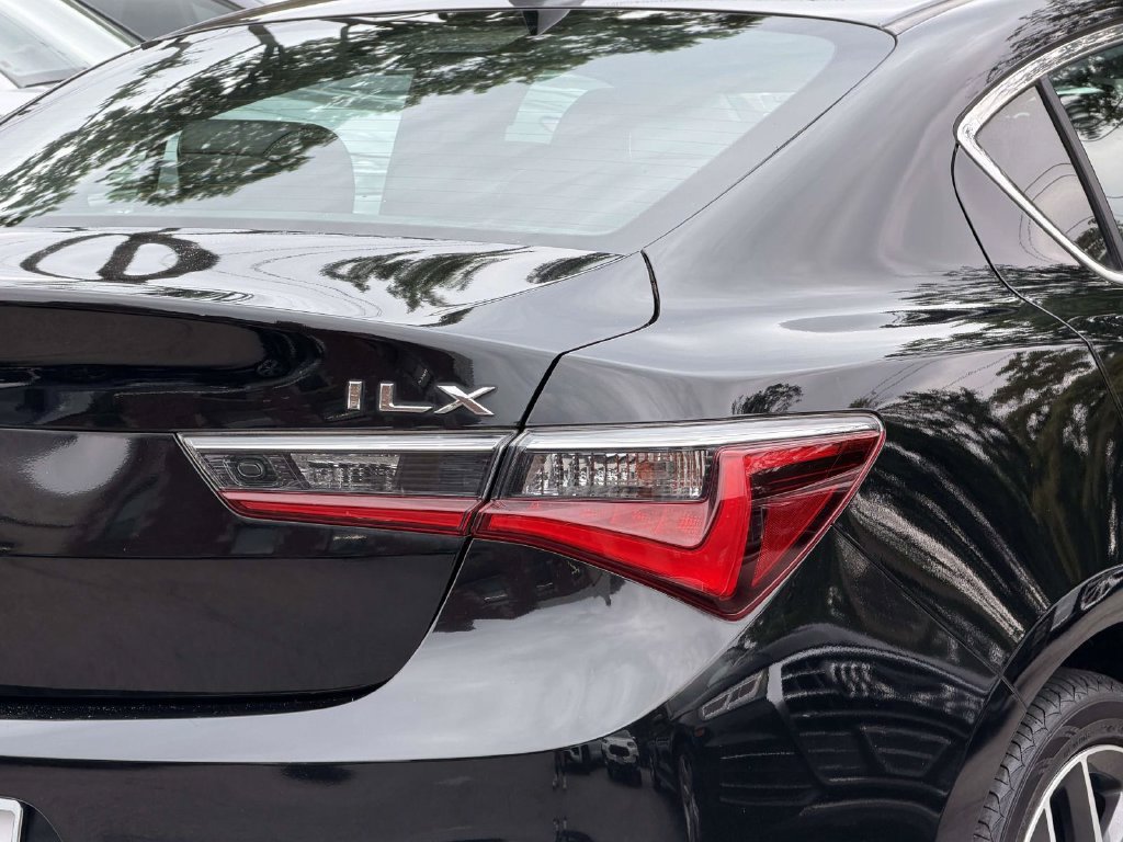 Used 2019 Acura ILX w/ Premium Package FWD image 28