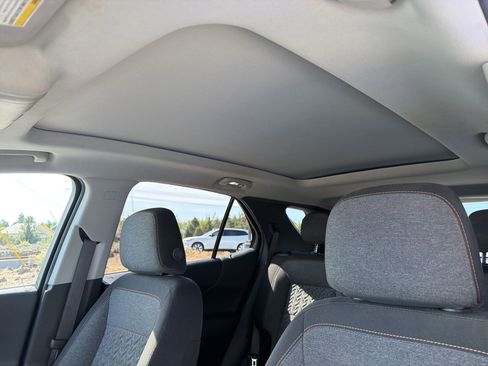 Used 2022 Chevrolet Equinox LT AWD/4WD image 17