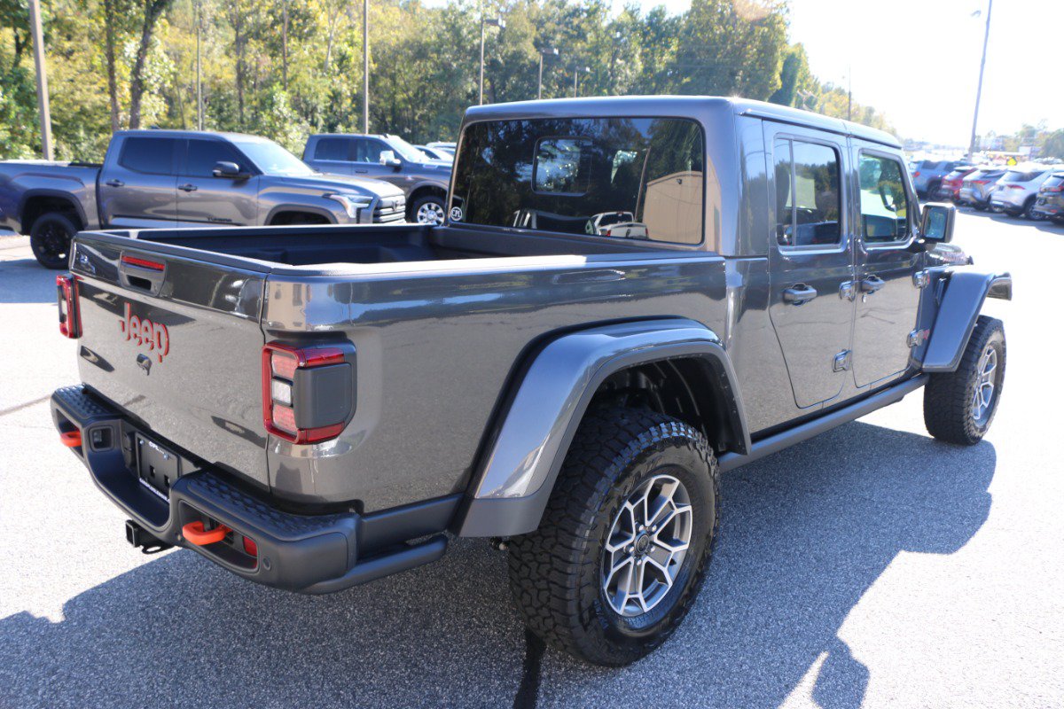 Used 2026 Jeep Gladiator Mojave AWD/4WD image 8