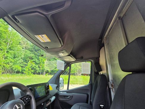 Used 2019 Mercedes-Benz Sprinter 170 image 33