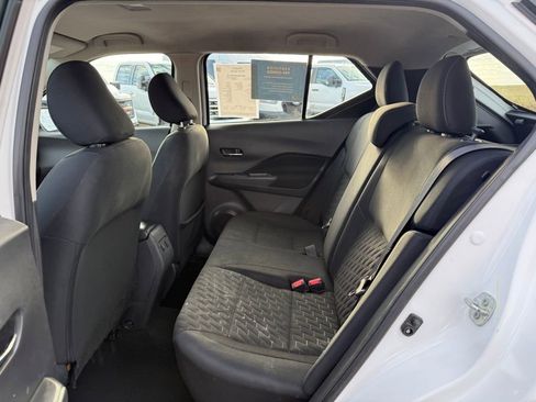 Used 2023 Nissan Kicks SV image 10