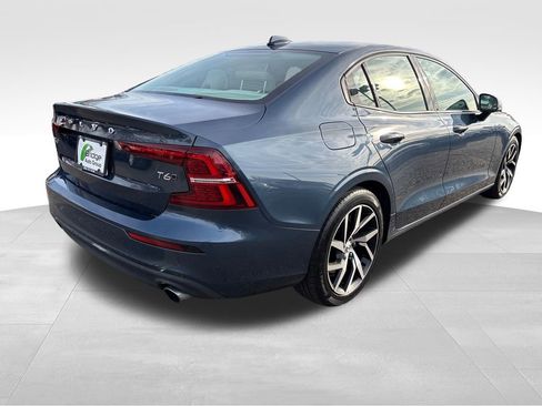 Used 2019 Volvo S60 T6 Momentum w/ Premium Package image 8