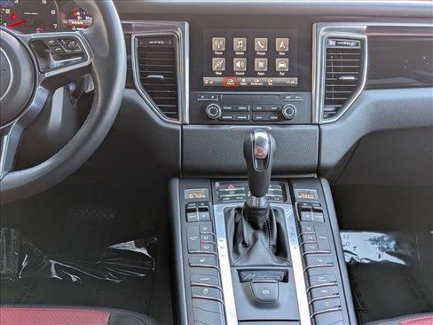 Used 2017 Porsche Macan image 20