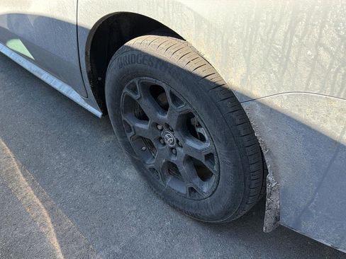 Used 2025 Toyota Sienna XLE Woodland Edition image 10