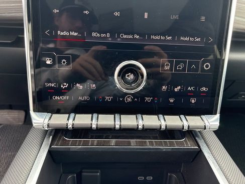 Used 2025 GMC Sierra EV Denali AWD/4WD image 22