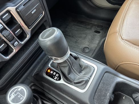 Used 2020 Jeep Gladiator Overland AWD/4WD image 26