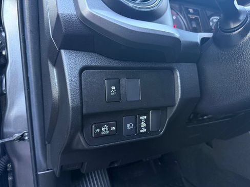 Used 2022 Toyota Tacoma TRD Sport w/ Technology Package AWD/4WD image 25