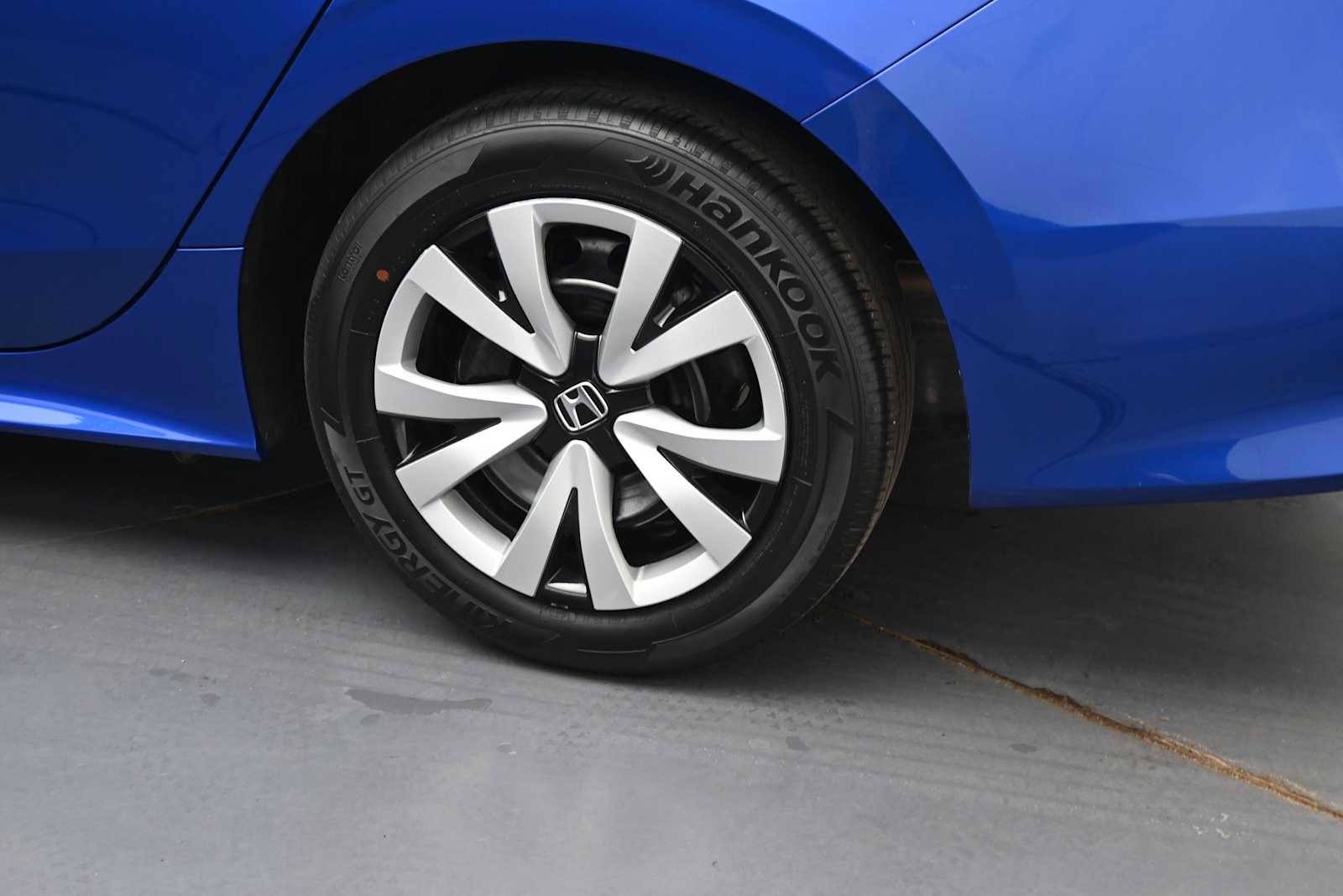 Used 2024 Honda Civic LX image 5